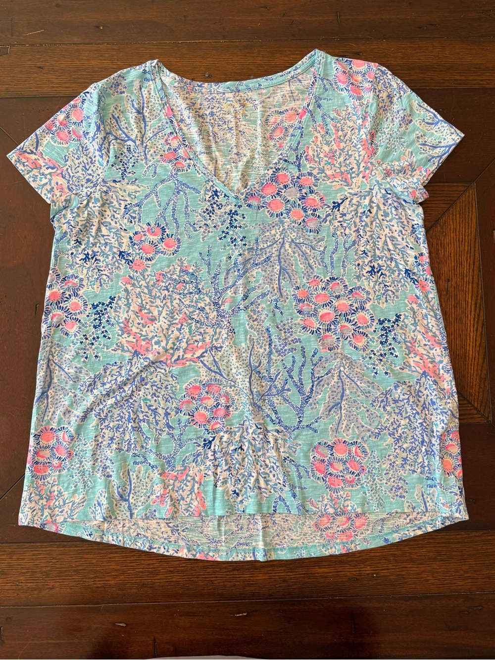 Lilly Pulitzer XL Women's V-Neck Short Sleeve Top in Mint Floral Print